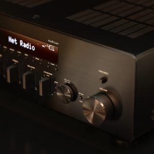 Yamaha R-N600A Noir
